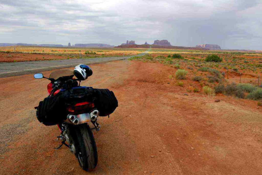 Non farti trovare impreparato: cosa mettere in valigia se stai per andare in vacanza in moto