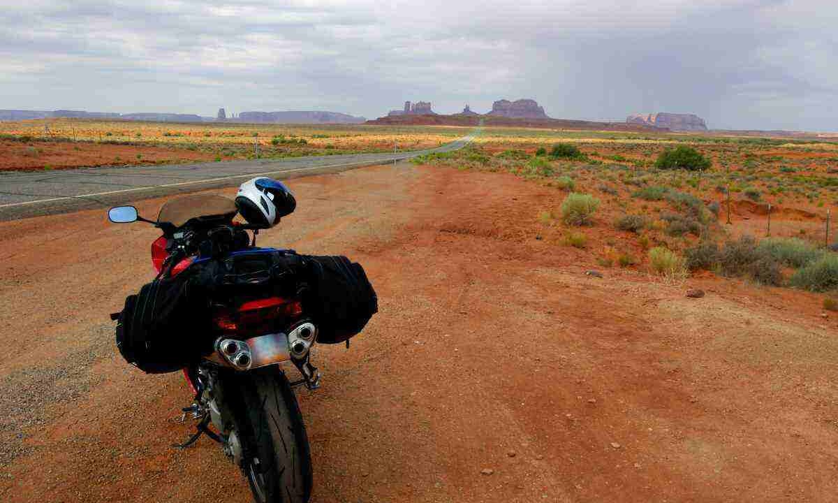 Non farti trovare impreparato: cosa mettere in valigia se stai per andare in vacanza in moto
