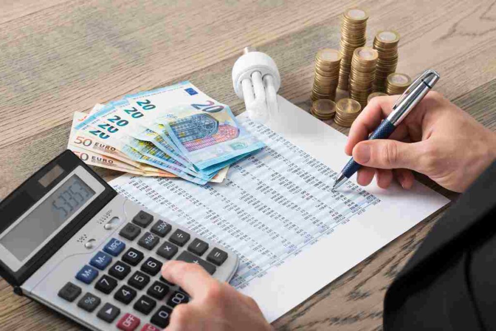 Stangata di 3000 euro per le famiglie, italiani a rischio